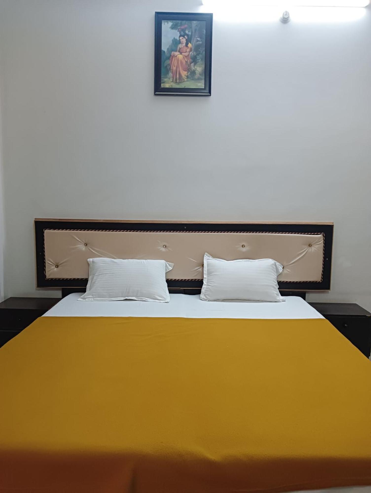 Varuna Palace Varanasi , Near Mandir & Ghat'S المظهر الخارجي الصورة