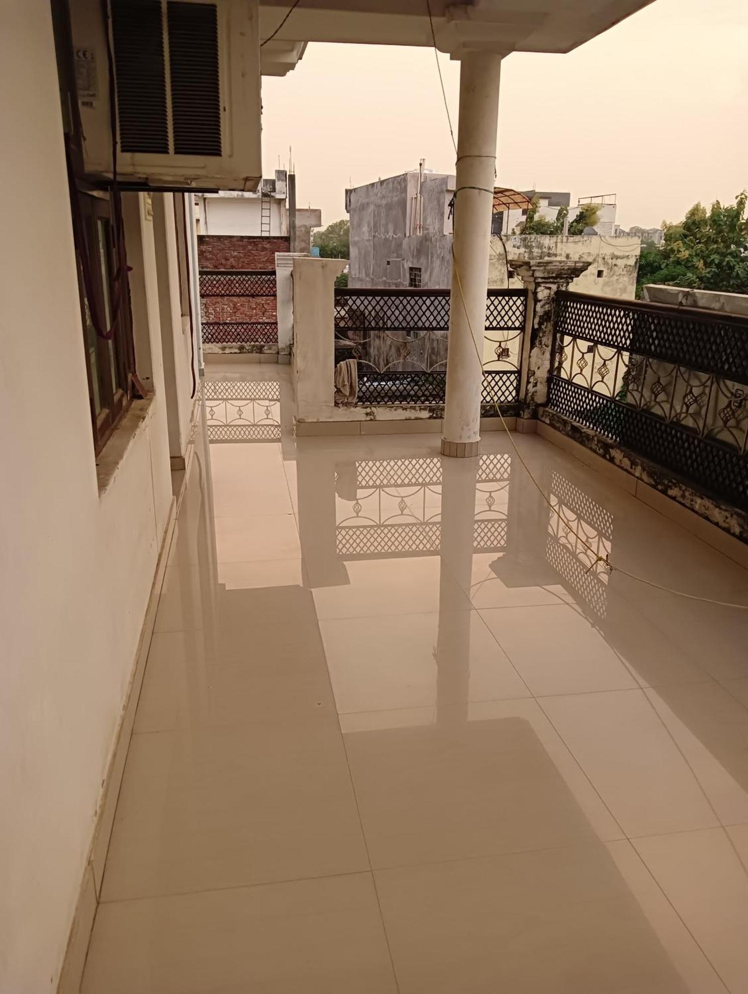 Varuna Palace Varanasi , Near Mandir & Ghat'S المظهر الخارجي الصورة
