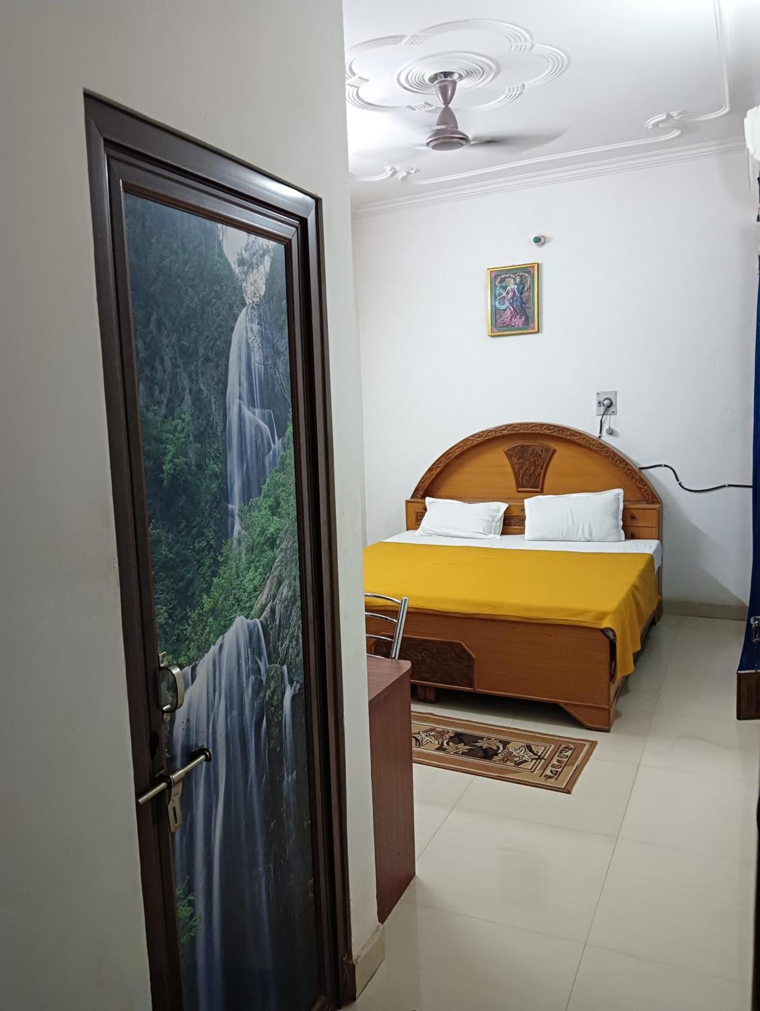 Varuna Palace Varanasi , Near Mandir & Ghat'S المظهر الخارجي الصورة